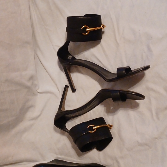 Gucci - Picture 3 of 4